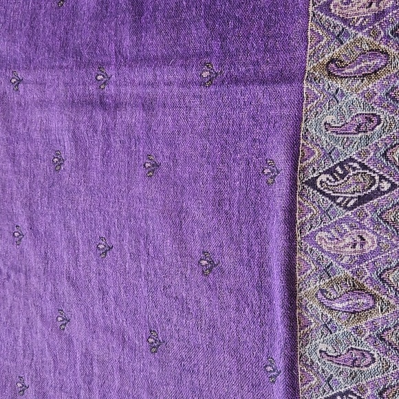 Scarf - Picture 2 of 5